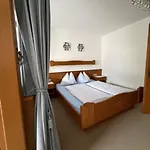 Πανσιόν Fruehstueckspension-appartementhaus Wasserer Bad Kleinkirchheim