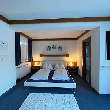 Гостьовий будинок Fruehstueckspension-appartementhaus Wasserer Бад-Кляйнкірхгайм