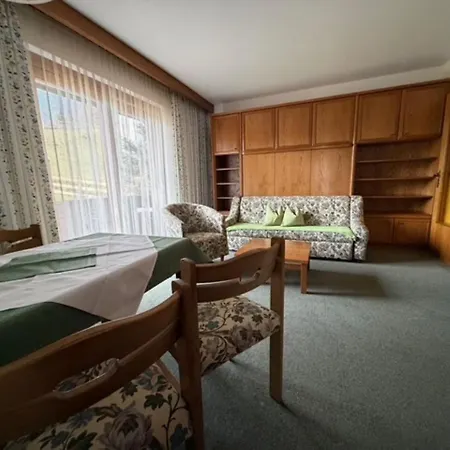 Fruehstueckspension-appartementhaus Wasserer Гостьовий будинок