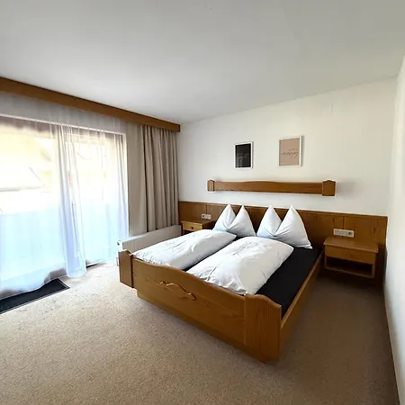 Fruehstueckspension-appartementhaus Wasserer 게스트하우스 4*