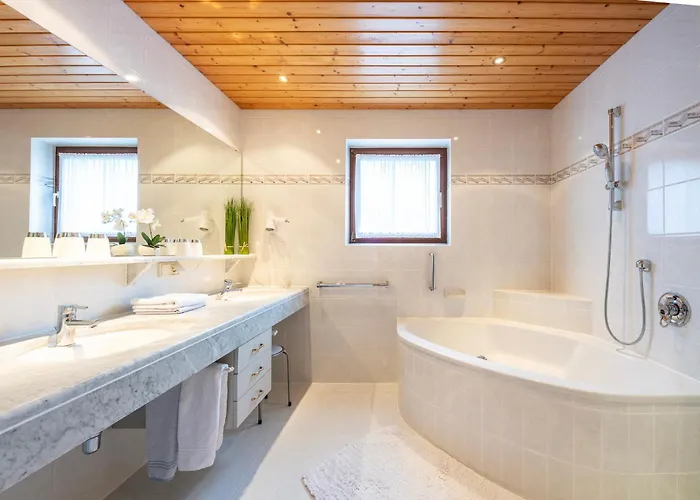 Гостьовий будинок Fruehstueckspension-appartementhaus Wasserer Бад-Кляйнкірхгайм