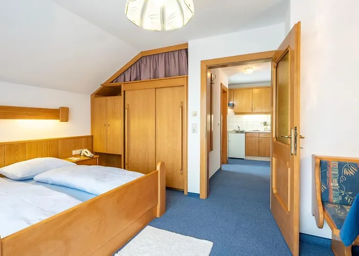 Гостьовий будинок Fruehstueckspension-appartementhaus Wasserer